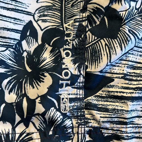 Honolua Hawaii Surf co board shorts. Mens 29. NWOT. Hibiscus Volcano - Picture 5 of 6